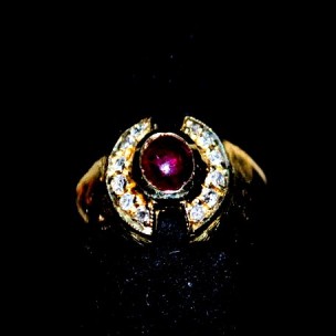 http://www.joyeriascuetara.com/201-thickbox/sortija-oro-y-rubie.jpg