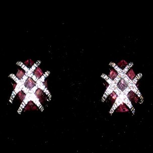 http://www.joyeriascuetara.com/212-thickbox/pendientes-oro-blanco-y-piedra.jpg