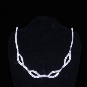 http://www.joyeriascuetara.com/220-thickbox/gargantilla-oro-blanco.jpg