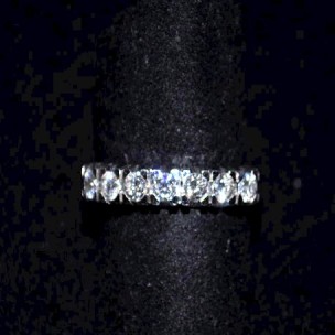 http://www.joyeriascuetara.com/250-thickbox/sortija-oro-blanco-y-brillantes.jpg