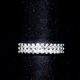 Sortija de oro blanco y brillantes.