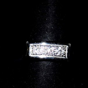 http://www.joyeriascuetara.com/255-thickbox/sortija-de-oro-blanco-y-brillantes.jpg