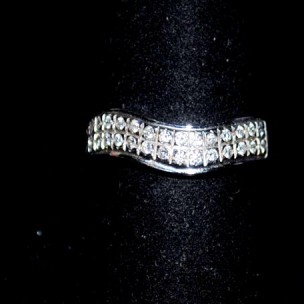 http://www.joyeriascuetara.com/258-thickbox/sortija-en-oro-blanco-y-brillantes.jpg
