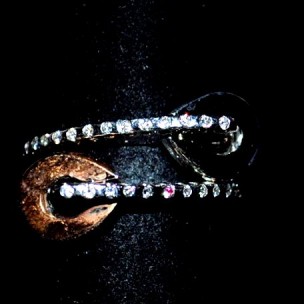 http://www.joyeriascuetara.com/266-thickbox/sortija-de-oro-blanco-y-brillantes.jpg