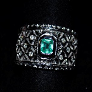 http://www.joyeriascuetara.com/270-thickbox/sortija-de-oro-blanco-y-brillantes.jpg