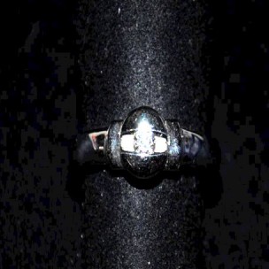 http://www.joyeriascuetara.com/278-thickbox/sortija-en-oro-blanco-y-brillantes.jpg